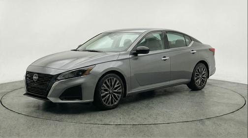 Gun Metallic 2025 Nissan Altima SV FWD