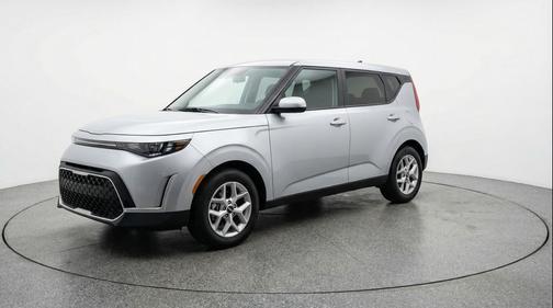 Steel Gray 2025 Kia Soul LX