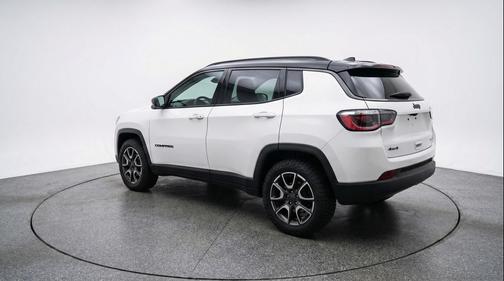 Bright White Clearcoat 2025 Jeep Compass Trailhawk