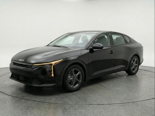 Aurora Black Pearl 2025 Kia K4 LXS