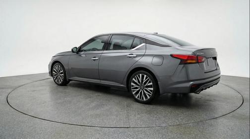 Gun Metallic 2025 Nissan Altima SV FWD