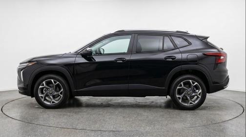 Mosaic Black Metallic 2025 Chevrolet Trax LT