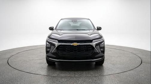 Mosaic Black Metallic 2025 Chevrolet Trax LT