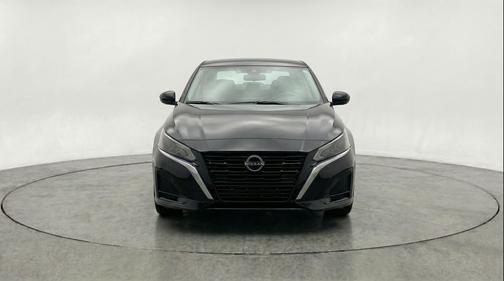 Super Black 2025 Nissan Altima SV FWD