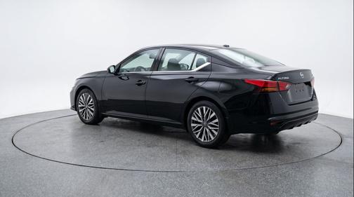 Super Black 2025 Nissan Altima SV FWD