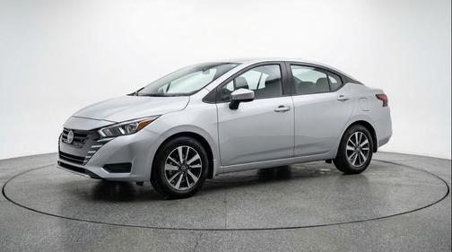 Brilliant Silver Metallic 2025 Nissan Versa 1.6 SV