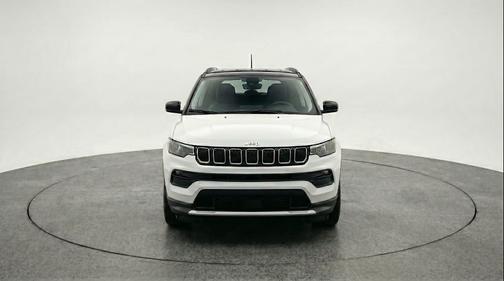 Bright White Clearcoat 2025 Jeep Compass Latitude