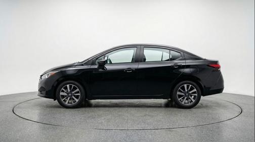 Super Black 2025 Nissan Versa 1.6 SV