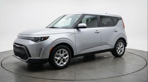 Steel Gray 2025 Kia Soul LX