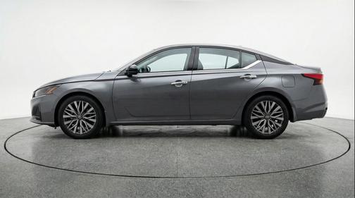 Gun Metallic 2025 Nissan Altima SV FWD