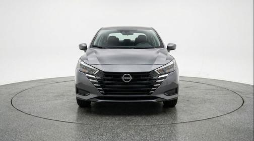 Gun Metallic 2025 Nissan Versa 1.6 SV