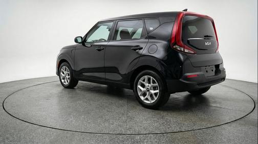 Fusion Black 2025 Kia Soul LX