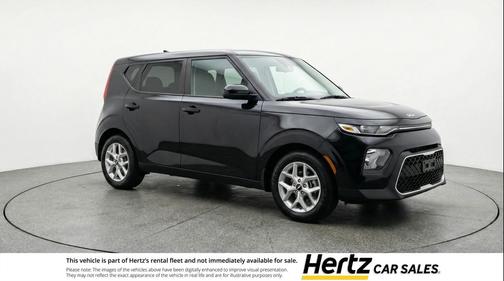 Fusion Black 2025 Kia Soul LX