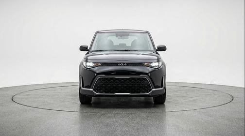 Fusion Black 2025 Kia Soul LX