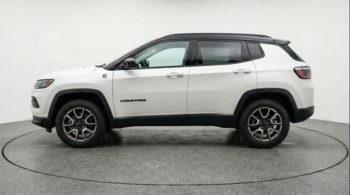 Bright White Clearcoat 2025 Jeep Compass Trailhawk