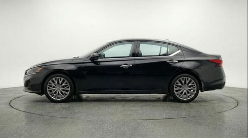 Super Black 2025 Nissan Altima SV FWD