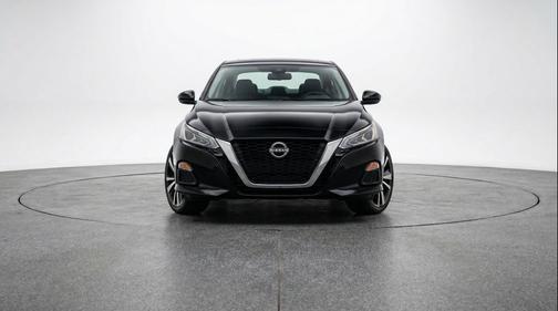 Super Black 2025 Nissan Altima SV FWD