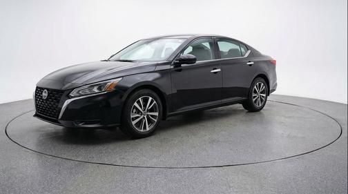Super Black 2025 Nissan Altima SV FWD