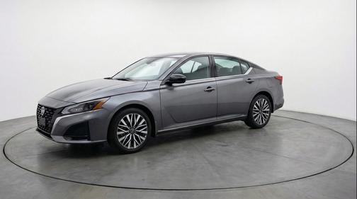 Gun Metallic 2025 Nissan Altima SV FWD