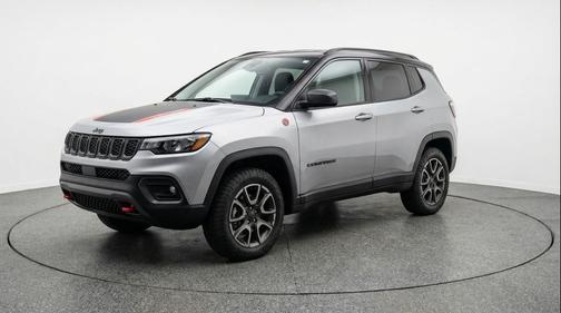 Silver Zynith Metallic Clearcoat 2025 Jeep Compass Trailhawk