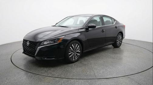 Super Black 2025 Nissan Altima SV FWD