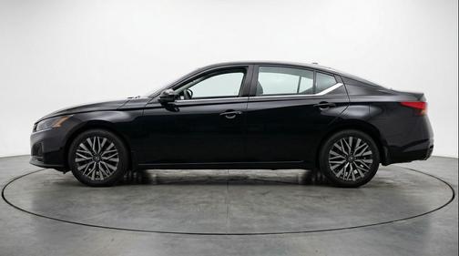 Super Black 2025 Nissan Altima SV FWD