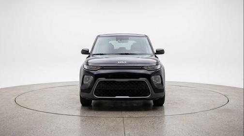 Fusion Black 2025 Kia Soul LX