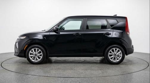 Fusion Black 2025 Kia Soul LX
