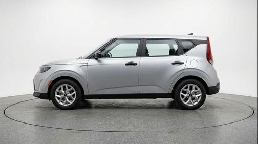 Gravity Gray 2025 Kia Soul LX