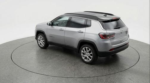 Silver Zynith Metallic Clearcoat 2025 Jeep Compass Limited