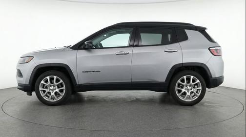 Silver Zynith Metallic Clearcoat 2025 Jeep Compass Limited