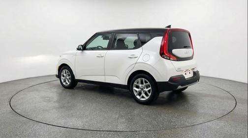 Snow White Pearl 2025 Kia Soul LX