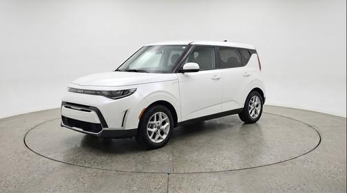 Snow White Pearl 2025 Kia Soul LX