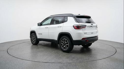 Bright White Clearcoat 2025 Jeep Compass Trailhawk