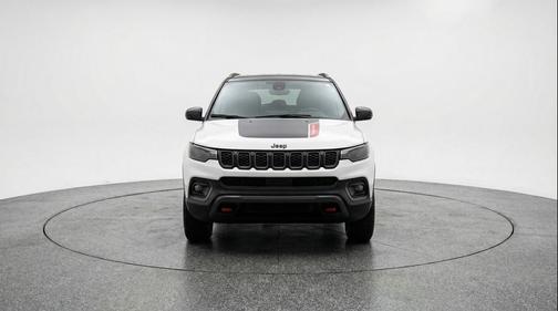 Bright White Clearcoat 2025 Jeep Compass Trailhawk