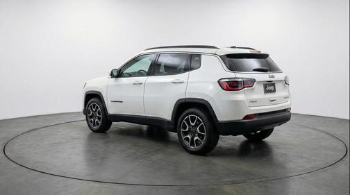 Bright White Clearcoat 2025 Jeep Compass Trailhawk