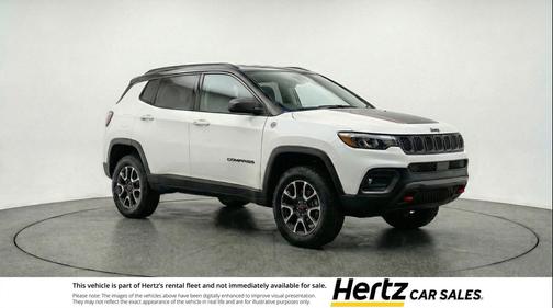 Bright White Clearcoat 2025 Jeep Compass Trailhawk