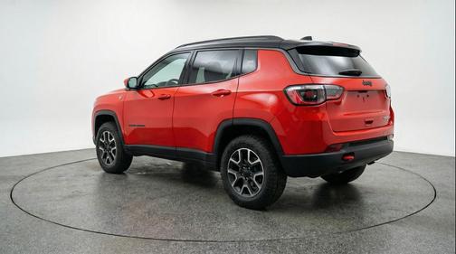 Red Hot Pearlcoat 2025 Jeep Compass Trailhawk
