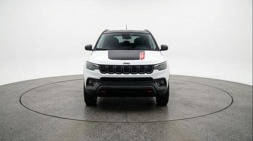 Bright White Clearcoat 2025 Jeep Compass Trailhawk