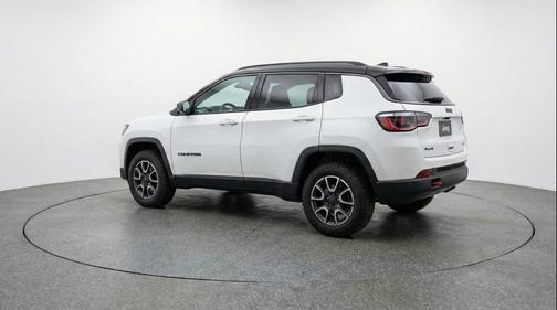 Bright White Clearcoat 2025 Jeep Compass Trailhawk