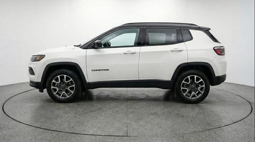 Bright White Clearcoat 2025 Jeep Compass Trailhawk