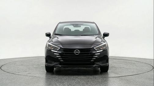 Super Black 2025 Nissan Versa 1.6 SV
