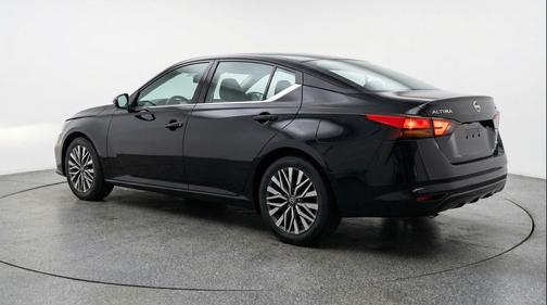 Super Black 2025 Nissan Altima SV FWD