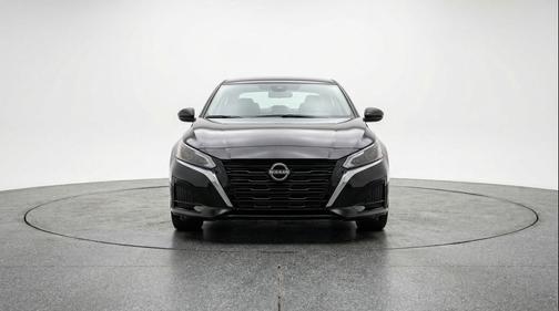 Super Black 2025 Nissan Altima SV FWD