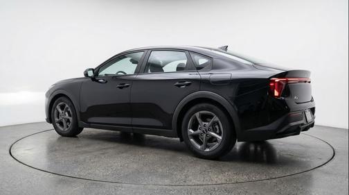 Aurora Black Pearl 2025 Kia K4 LXS