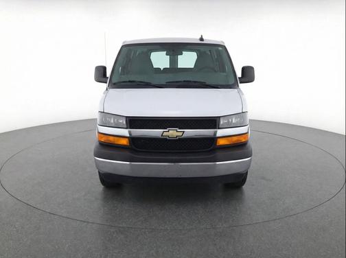 Summit White 2025 Chevrolet Express 3500 RWD 3500 Extended Wheelbase LT
