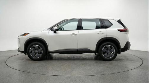 Everest White Pearl Tricoat 2025 Nissan Rogue SV