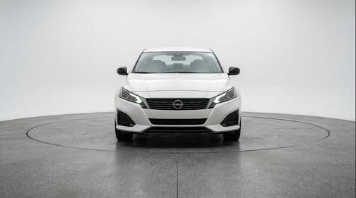 Glacier White 2025 Nissan Altima SV FWD