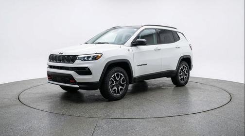 Bright White Clearcoat 2025 Jeep Compass Trailhawk