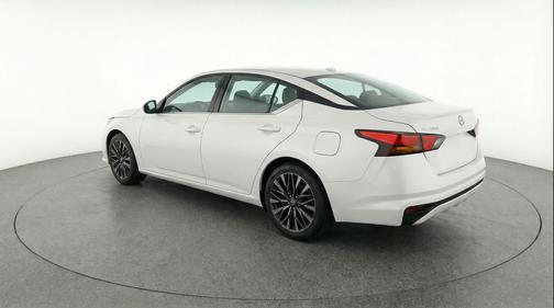 Glacier White 2025 Nissan Altima SV FWD